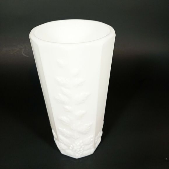 1 Grapevine White MILK GLASS Tea Glass, WEST MORELAND Cottage County Farmhouse - Picture 6 of 12